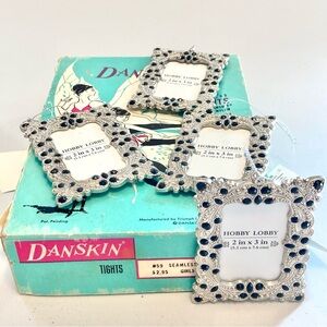 ⭐️ 5/$18 NWT CHRISTMAS TREE DECORATIONS 4 2x3 frames